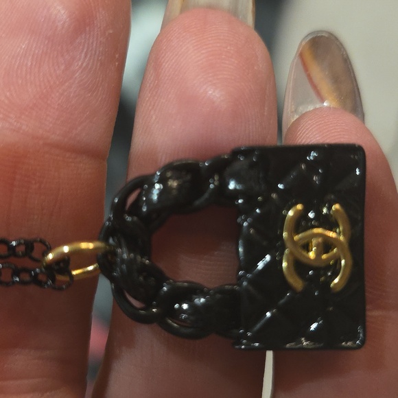 Zipper pull - Picture 1 of 1